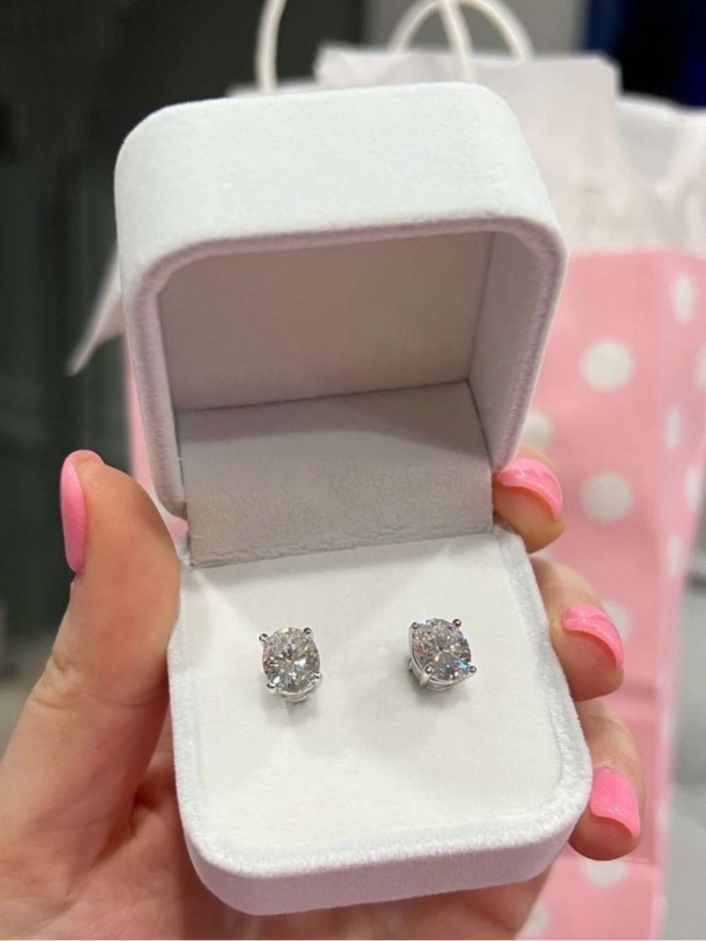 4Ct oval Moissanite earrings NIB - Picture 4 of 13
